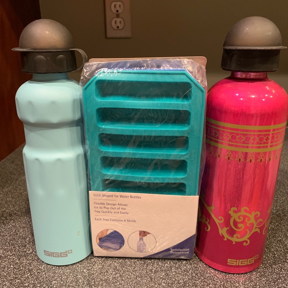 New Set Heavy Duty Sigg Waterbottles and Ice Trays